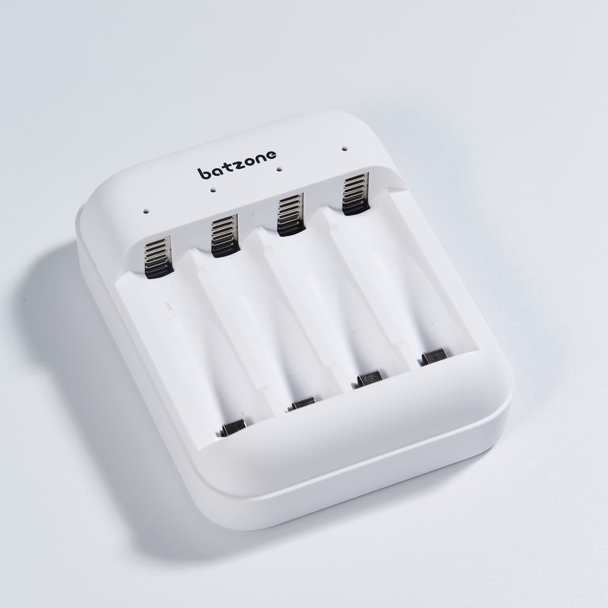 Batzone 4-Slot Ni-MH Smart Battery Charger (AA/AAA), view 2